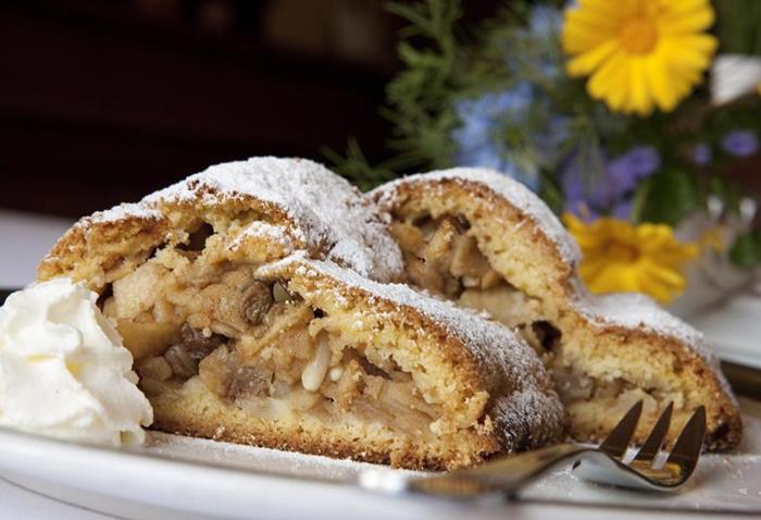 genuss-apfelstrudel-platterhof-gorfer