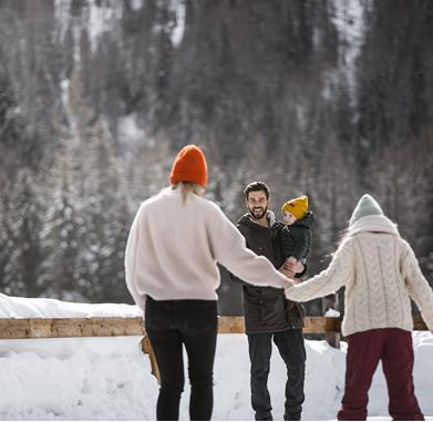 eislaufen-familie-kasern-winter-kottersteger-220217-kot-1333-14
