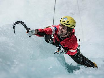 eisklettern-ahrntal-valle-aurina-idm-suedtirol-hansi-heckmair-2