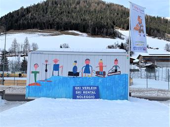 Ski rental Weißenbach