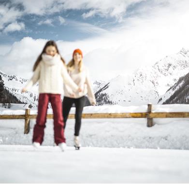 eislaufen-familie-kasern-winter-kottersteger-220217-kot-1333-29
