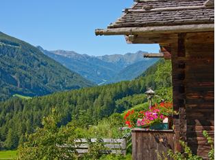 holzhuette-mit-ausblick-tourismusverein-ahrntal-foto-gorfer